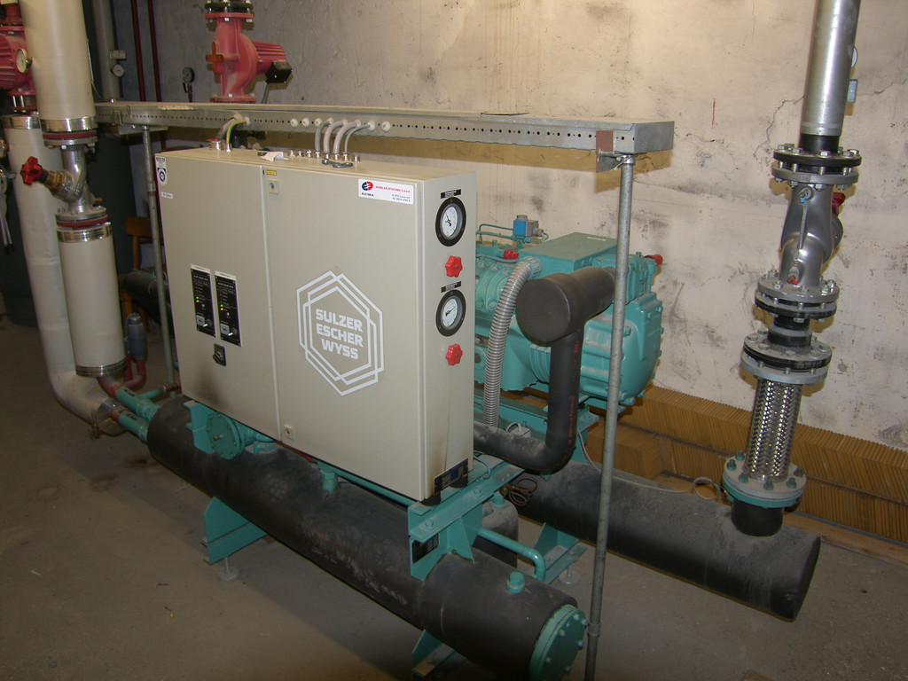 SH106141_JPG-1290436135