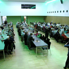 Der voll besetzte Saal.JPG