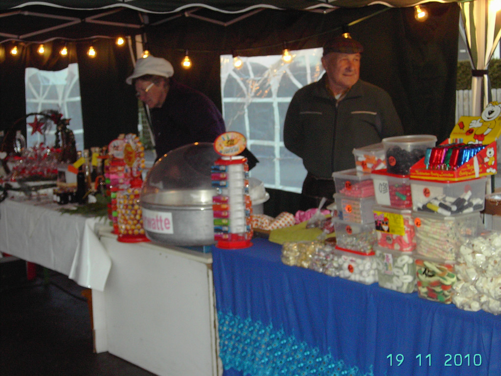 Silvanas Weihnachtsausstellung 002.jpg