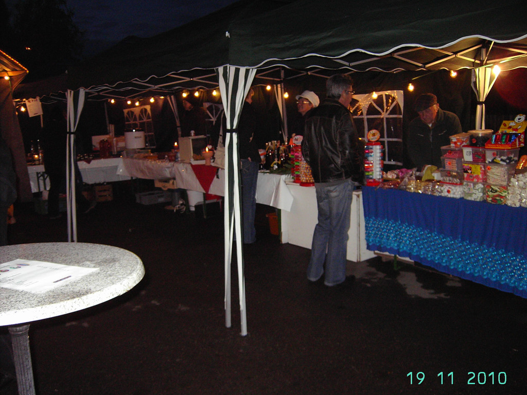 Silvanas Weihnachtsausstellung 025.jpg