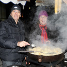 Adventmarkt in Höchst als Publikumsmagnet