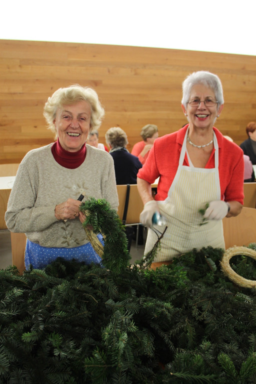 Pfarre Adventkranzbinden 2010 _12__jpg-1290941413