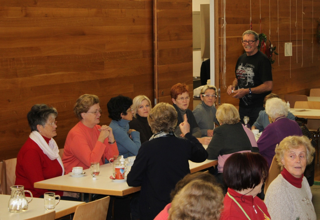 Pfarre Adventkranzbinden 2010 _17__jpg-1290941496