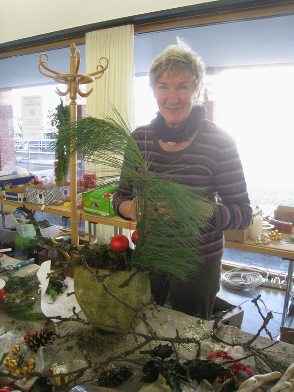 Pfarre Adventkranzbinden 2010 _7__jpg-1290941331