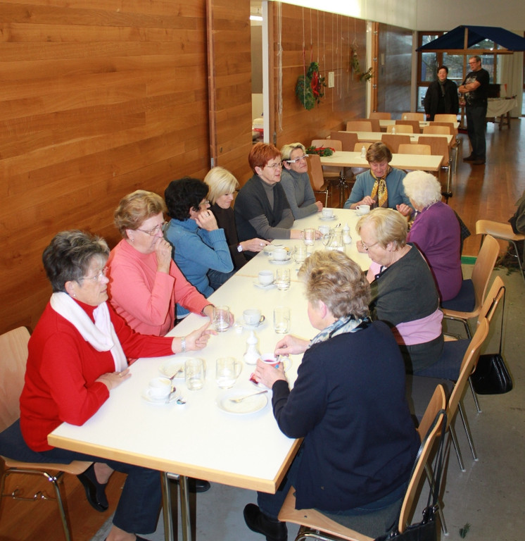 Pfarre Adventkranzbinden 2010 _24__jpg-1290941601