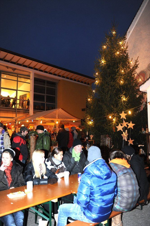 WeihnachtsmarktMaeder306.JPG