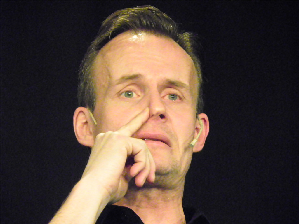 107_9676_jpg-1290977651