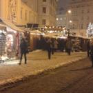 Wiener Innenstadt im Schnee mit Beleuchtung zu Weihnachten