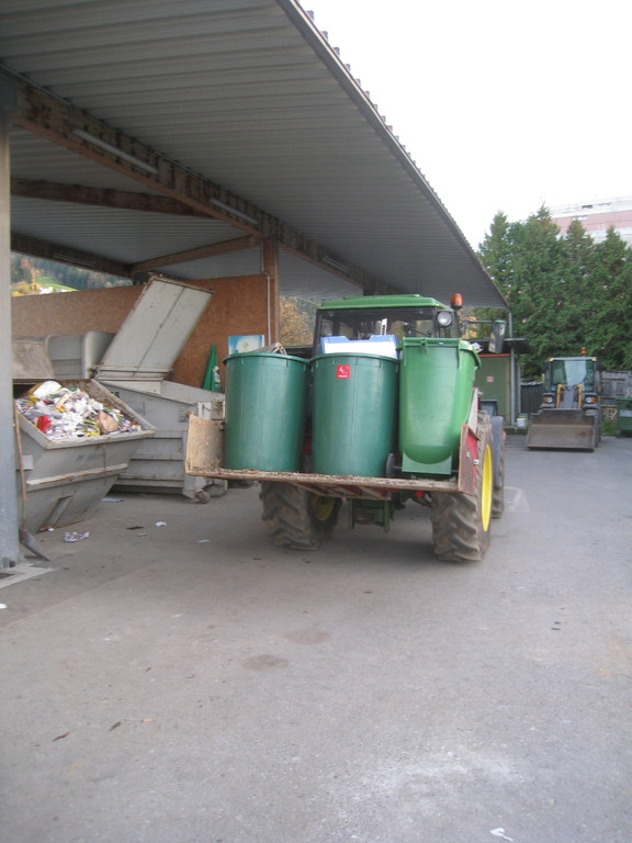 Abfall Sammlung Recyclingstation 2010 _5__jpg-1291487267