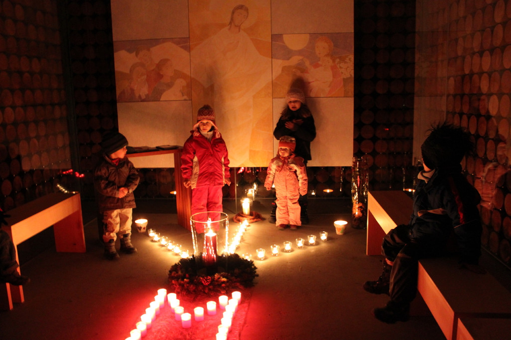 Adventfenster Familienkapelle 08-12-2010 _23__1.jpg