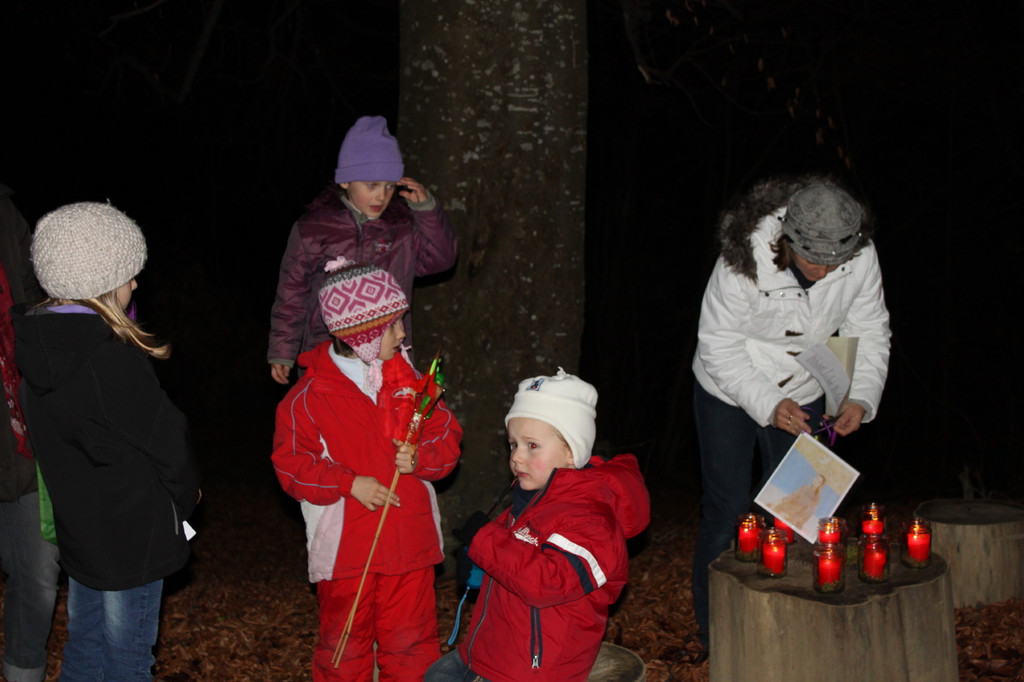 Adventfenster Familienkapelle 08-12-2010 _71__1.jpg