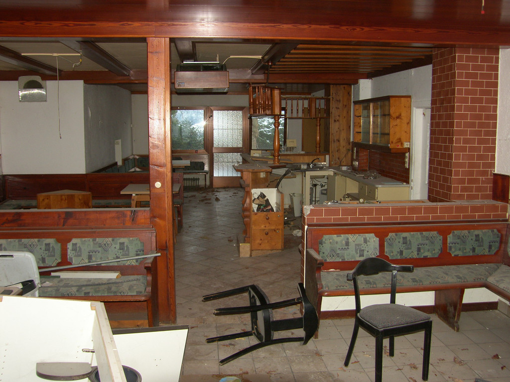 SH106796_JPG-1292054837