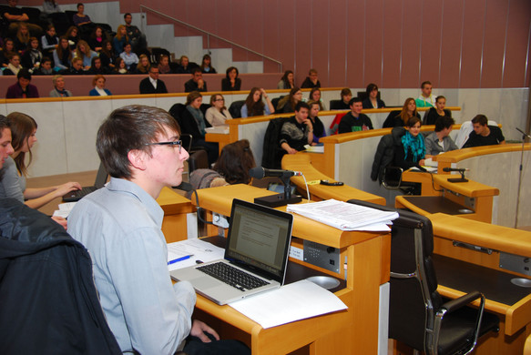schulparl16_jpg-1292157655