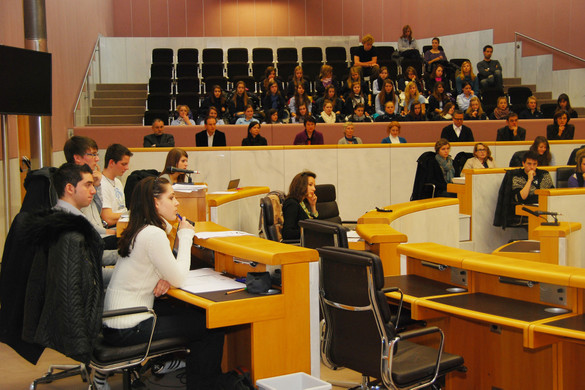 schulparl06_jpg-1292157552