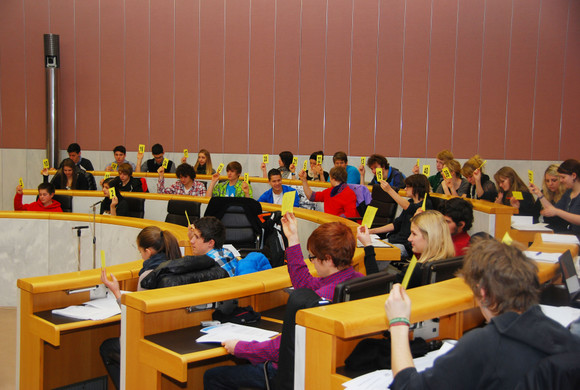 schulparl04_jpg-1292157529