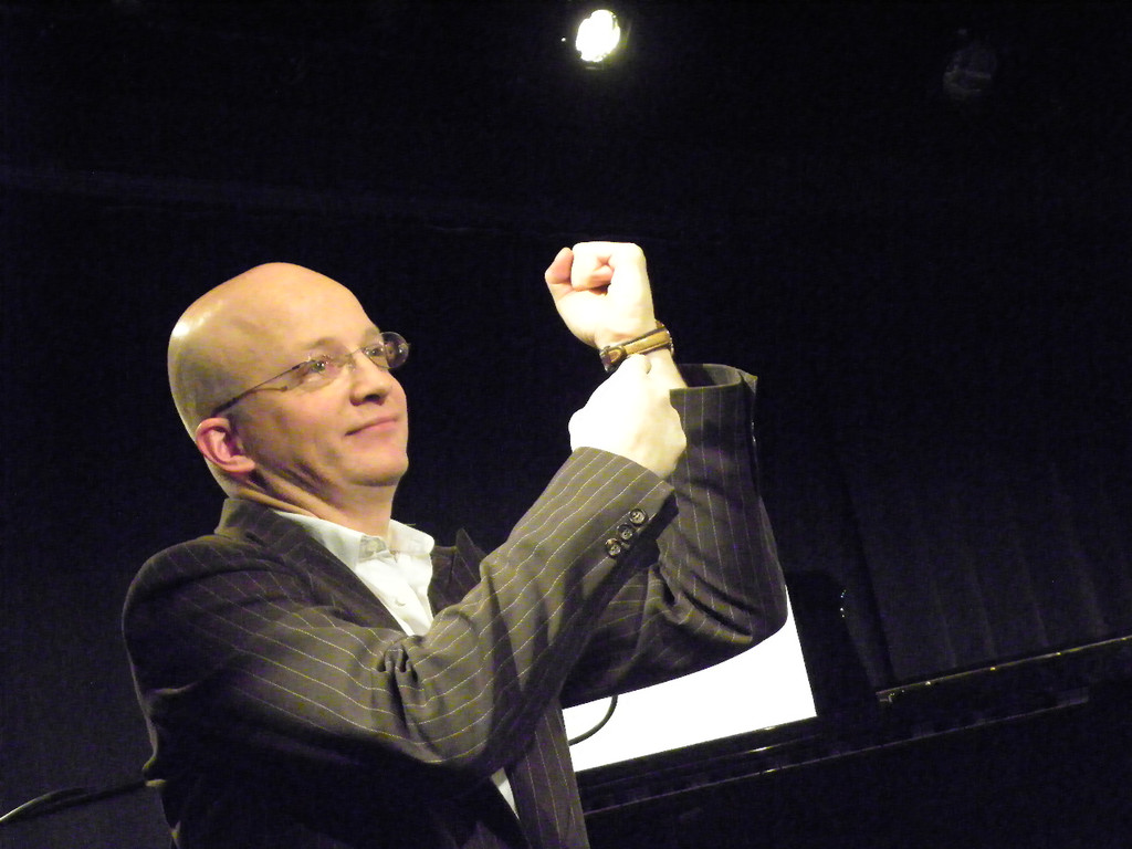 108_2393_jpg-1292194674