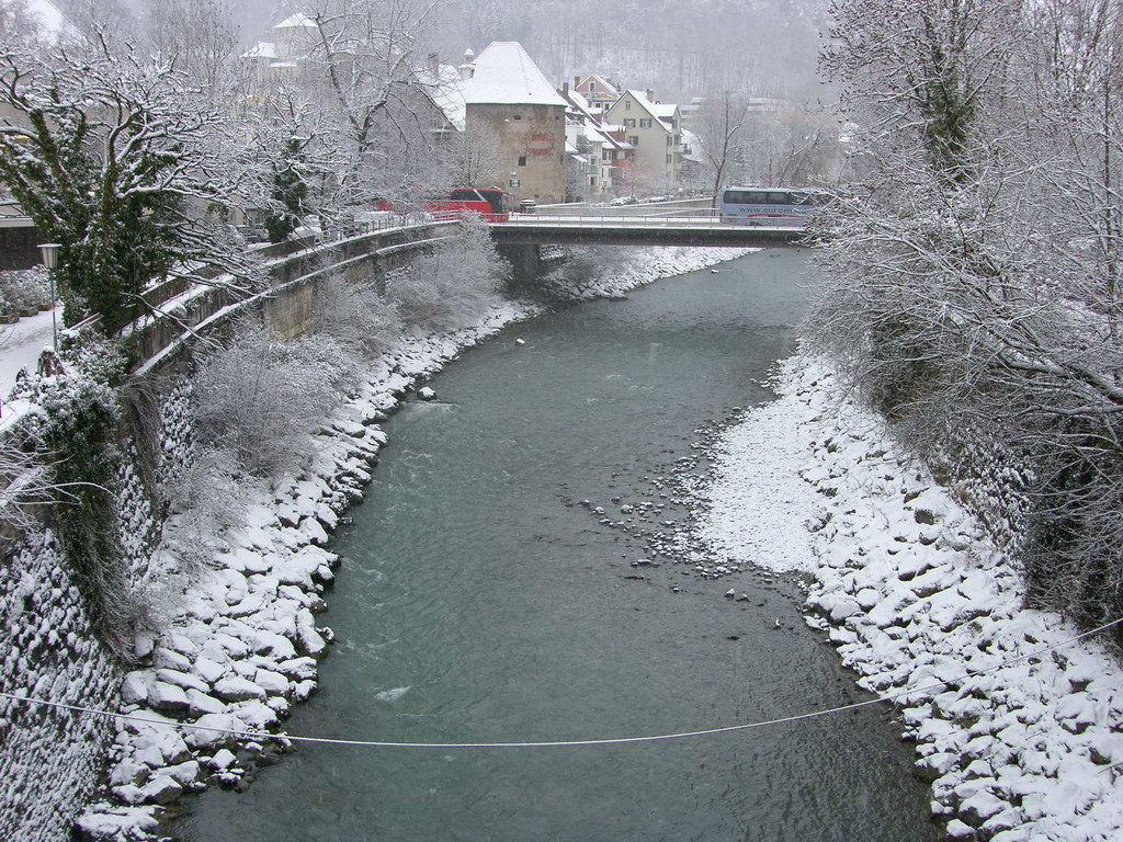 SH106984_JPG-1292658634