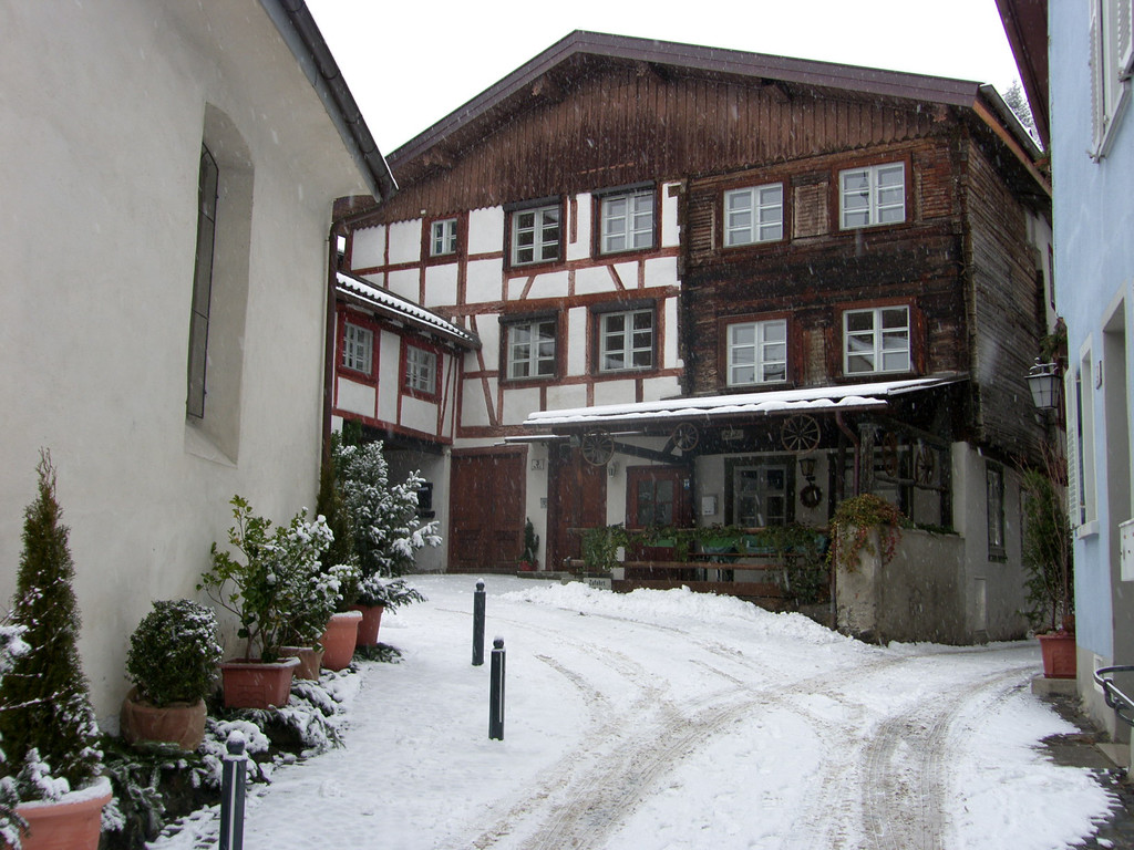 SH106985_JPG-1292658647