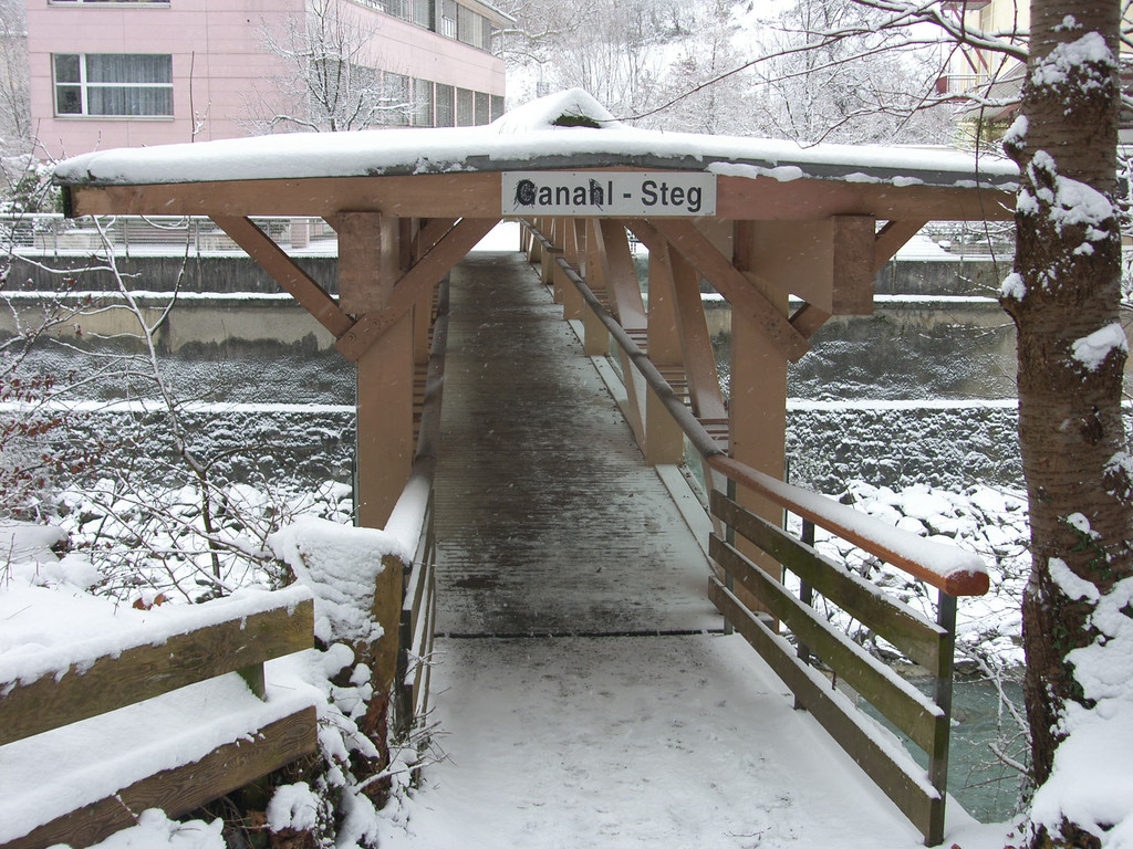 SH107013_JPG-1292658838