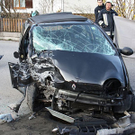 16_ Pkw-Lenkerin prallt gegen Betonwand Gebickbruch April _AN_.jpg