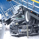 36_ Schwerer Lkw Unfall auf A8 bei Piding Megastau erwartet Dez _AN_.jpg