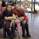 Warten am Flughafen Moskau