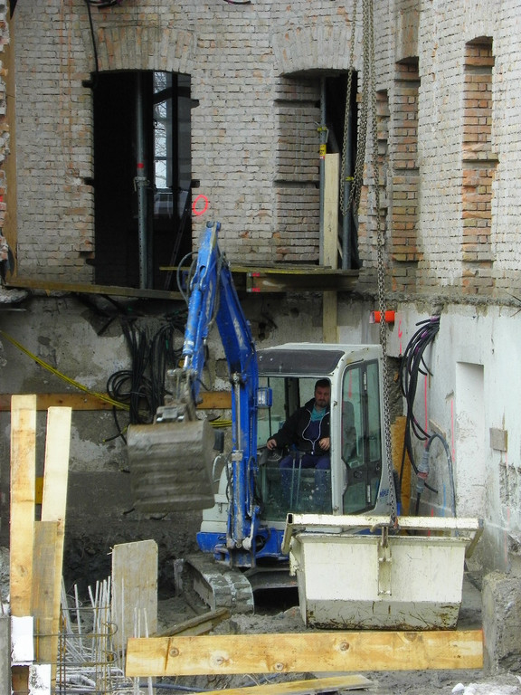 108_4082_jpg-1293799543