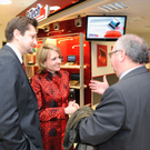 DiTech GF Aleksandra und Damian Izdebski im Gespraech mit BGM Wolfgang Ruemmele.JPG