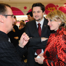 DiTech GF Aleksandra und Damian Izdebski im Gespraech mit Stadtrat Guntram Maeser.JPG