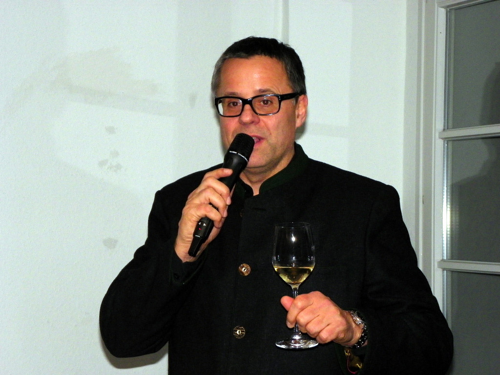 108_7049_jpg-1295137427