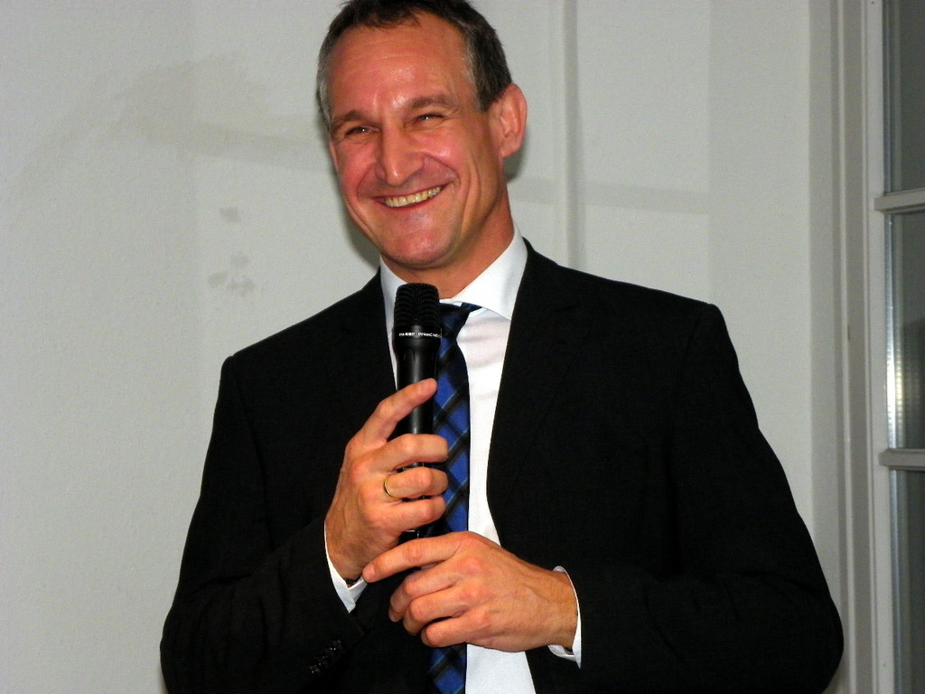 108_7048_jpg-1295137416