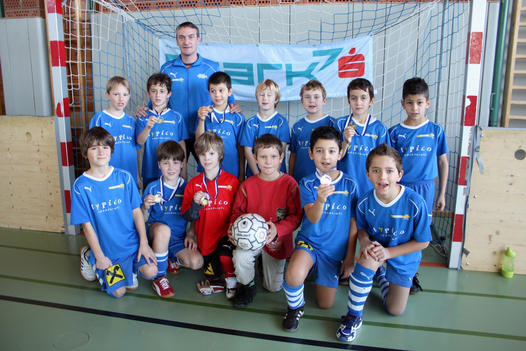Fussball U 9 Turnier Halle 16-01-2011 _1__jpg-1295212208