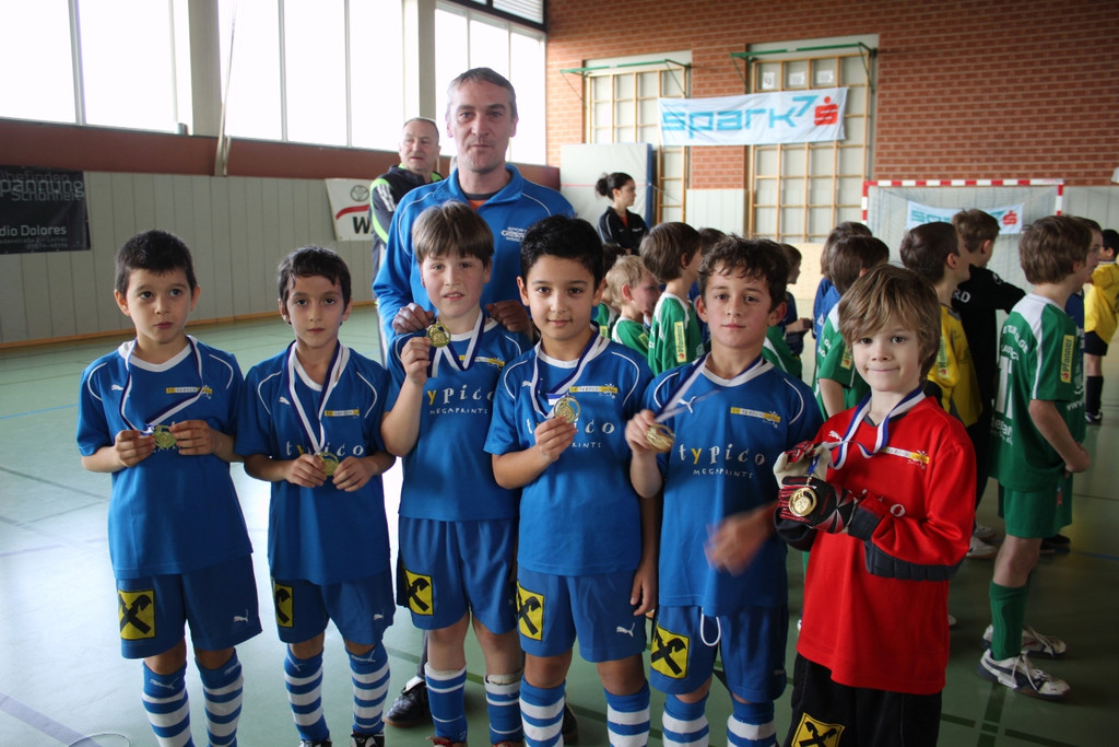 Fussball U 9 Turnier Halle 16-01-2011 _7__jpg-1295212297
