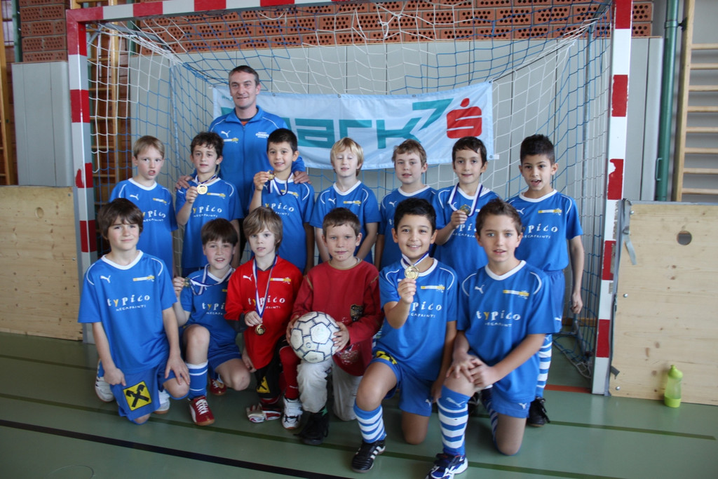 Fussball U 9 Turnier Halle 16-01-2011 _2__jpg-1295212225