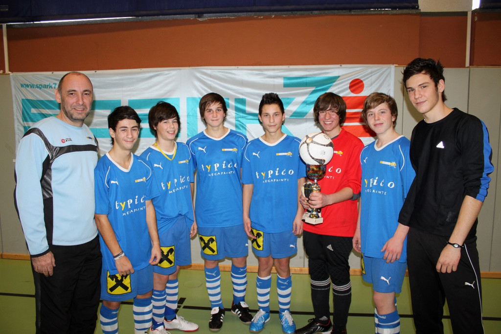 Fussball U 15 Turnier Halle 16-01-2011 _1__jpg-1295212455