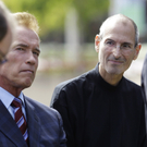 Steve Jobs trifft Arnold Schwarzenegger