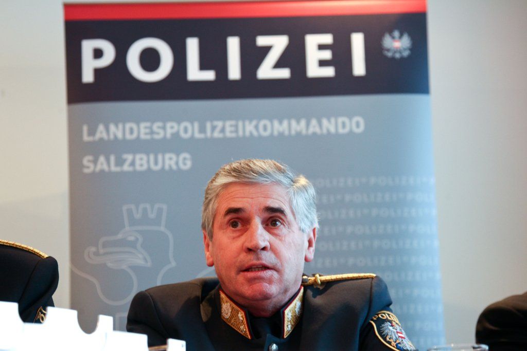 Polizei20011108.jpg