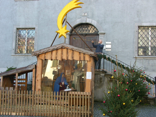 sm_gemeinde_krippenbau02.JPG
