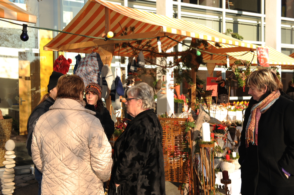 WeihnachtsmarktMaeder108.JPG