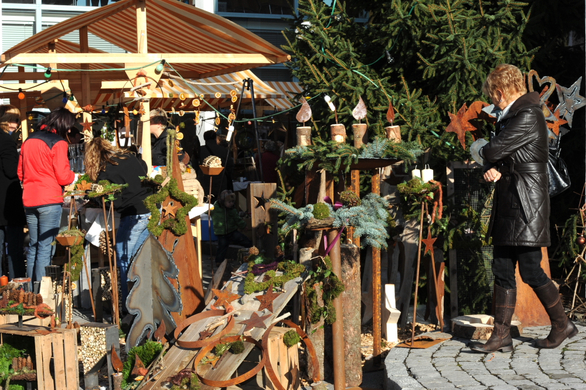 WeihnachtsmarktMaeder140.JPG