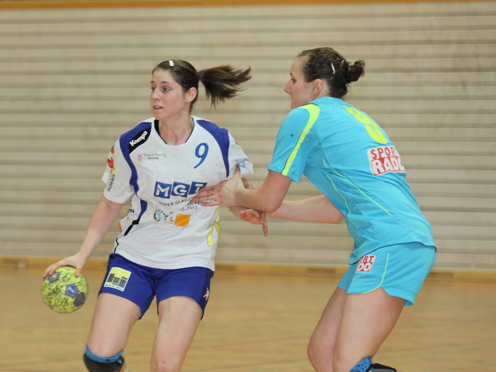 Kopie von Handball Damen FK - Hypo 2  011 035_jpg-1295783754