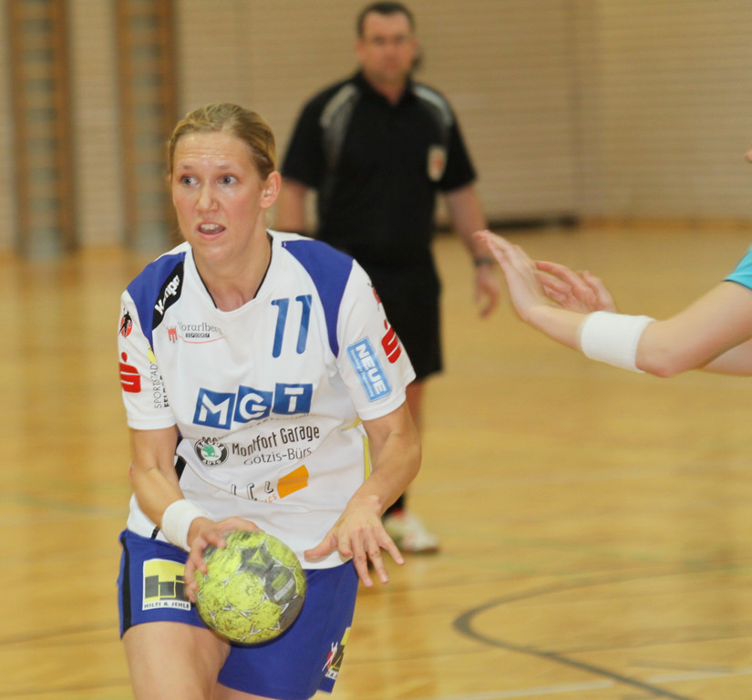 Kopie von Handball Damen FK - Hypo 2  011 036_jpg-1295783779