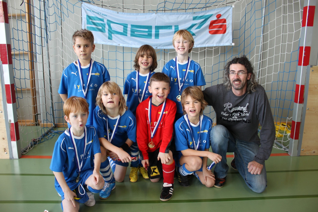 Fussball U 8 Turnier Halle 22-01-2010 _1__jpg-1295794305
