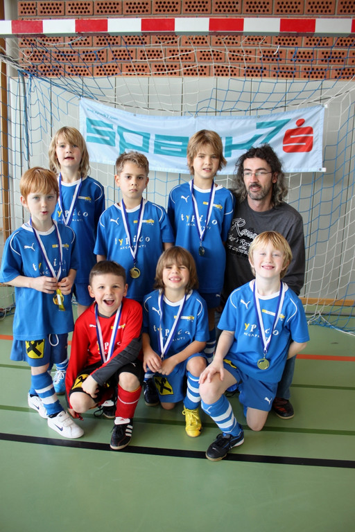 Fussball U 8 Turnier Halle 22-01-2010 _2__jpg-1295794324