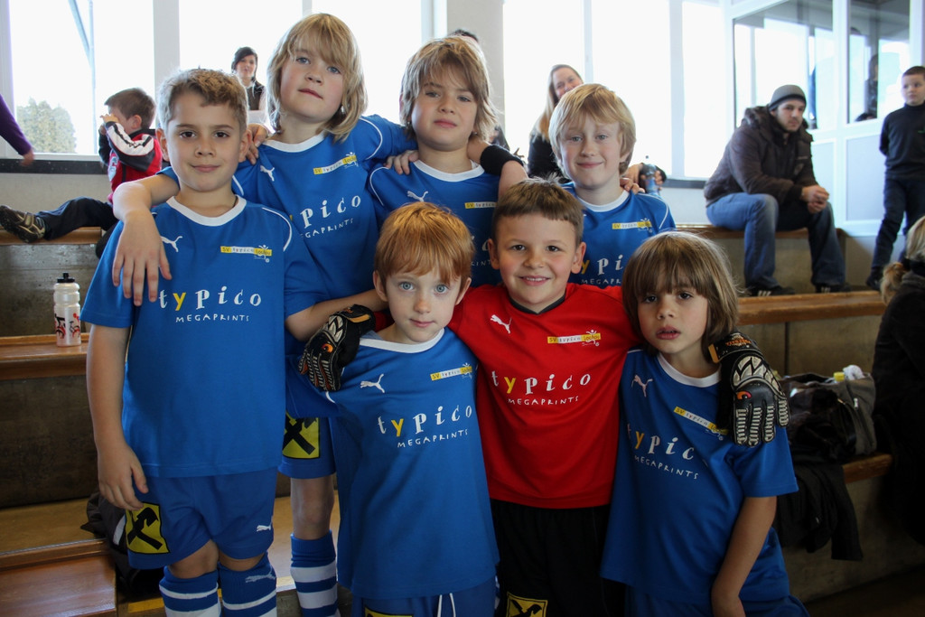 Fussball U 8 Turnier Halle 22-01-2010 _7__jpg-1295794364