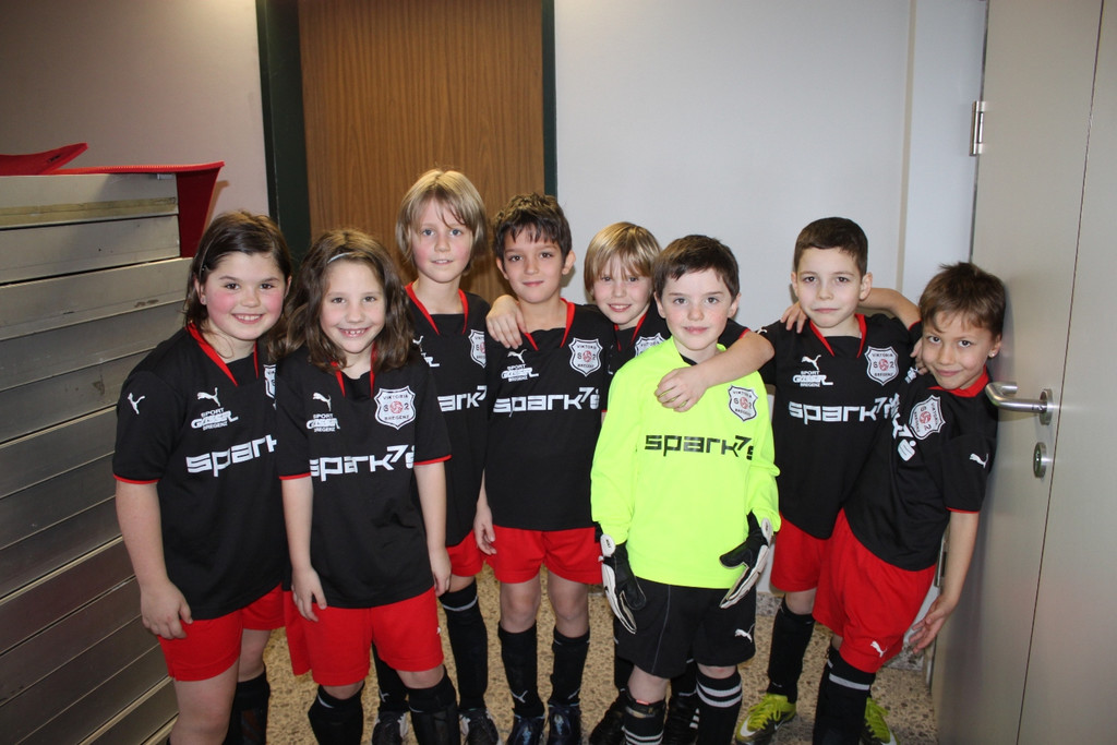 Fussball U 8 Turnier Halle 22-01-2010 _5__jpg-1295794350