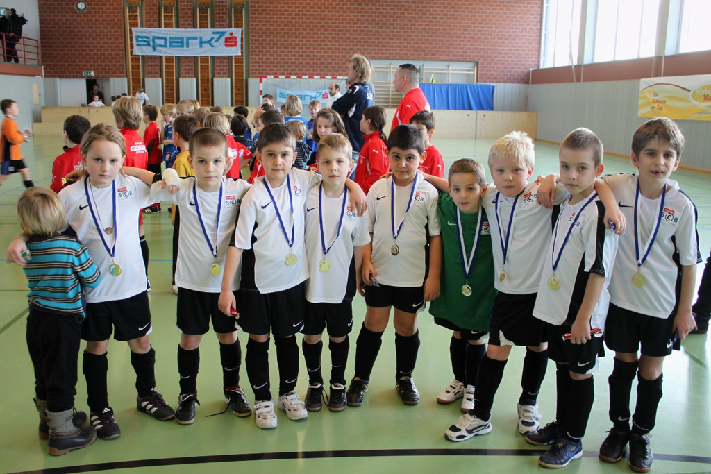 Fussball U 8 Turnier Halle 22-01-2010 _18__jpg-1295794510