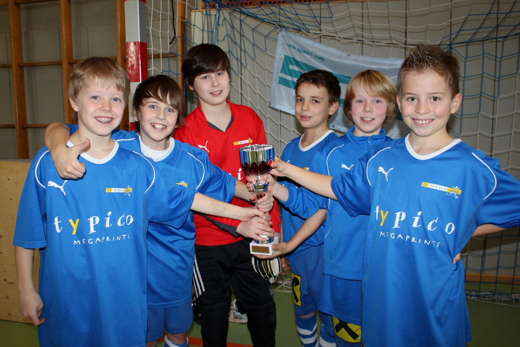 Fussball U 12 Turnier Halle 22-01-2010 _2__jpg-1295794648