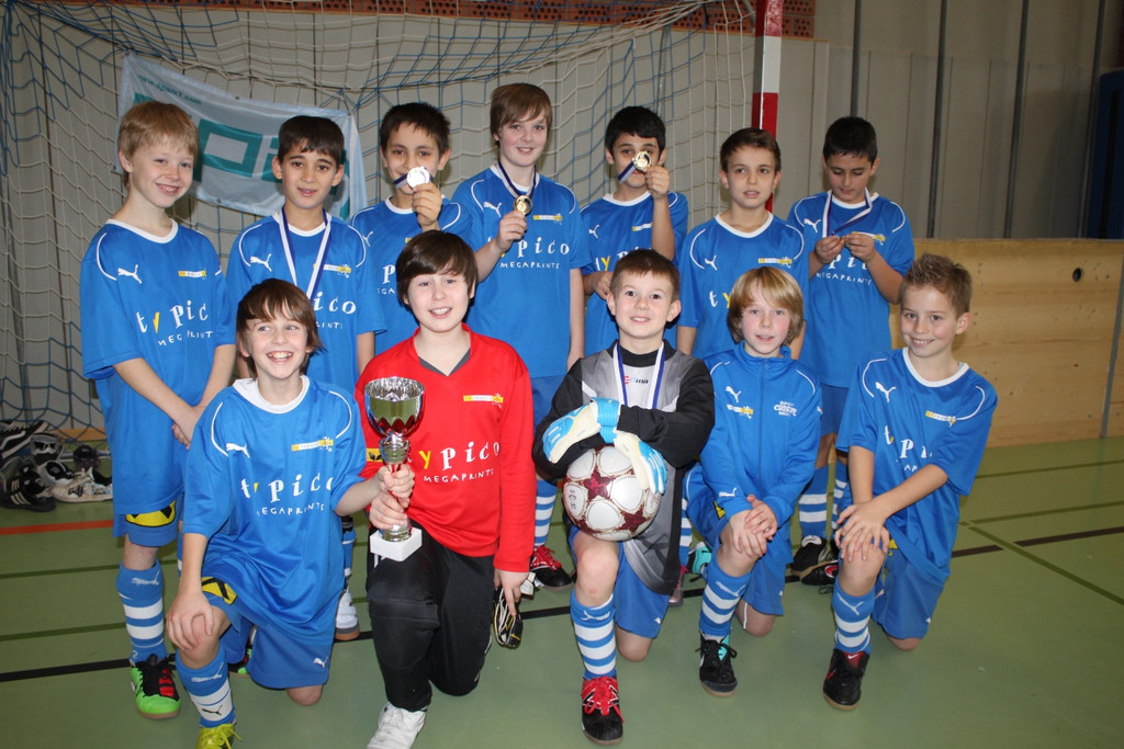 Fussball U 12 Turnier Halle 22-01-2010 _16__jpg-1295794856
