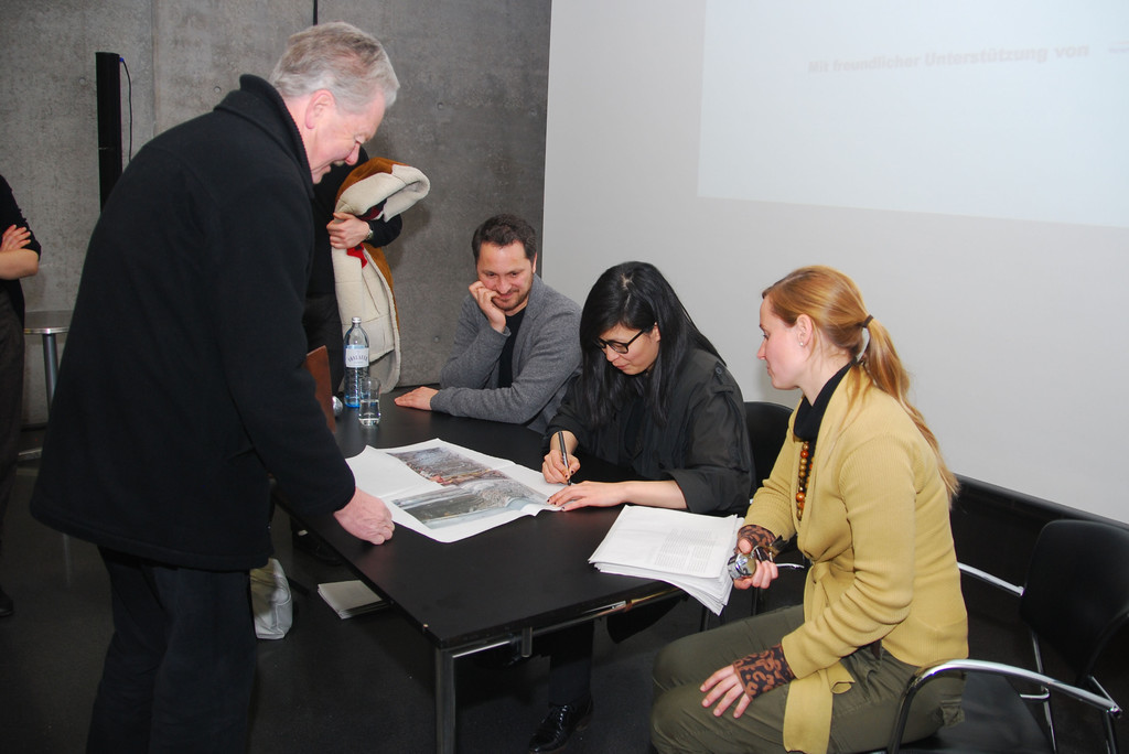 yang_signierstunde03_220111_jpg-1295822439